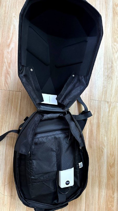 Футуристичный LED-рюкзак