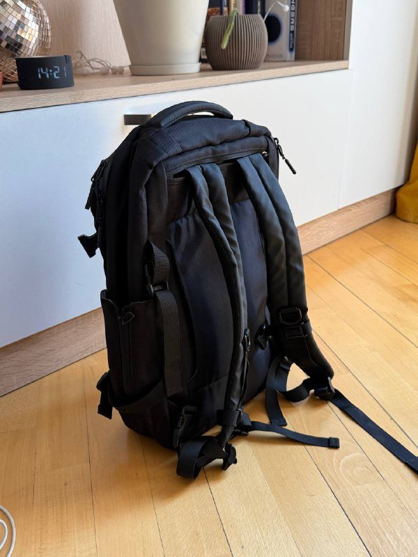 Пазл с картой мира, наушники JBL, держатель для зубных щеток, рюкзак, босоножки, кроссовки, мотоботинки, микрофон 6