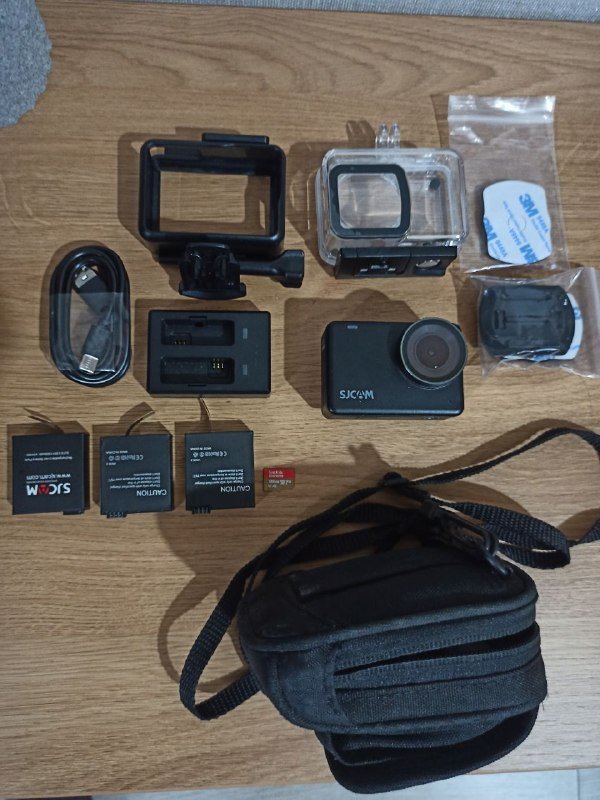 Экшен-камера Sjcam SJ10pro с аксессуарами и картой памяти 4