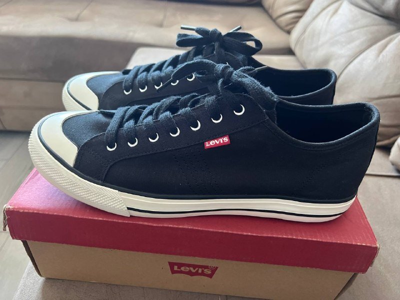 Мужские кеды Levi's, новые, размер 44