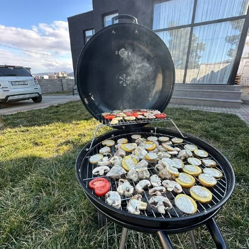 Гриль, садовые качели, комплекс для кота