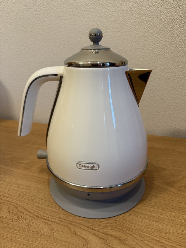 Электрический чайник DeLonghi