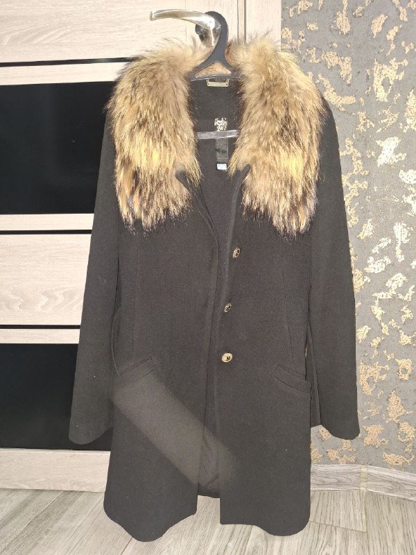 Пальто с меховым воротником размер 44