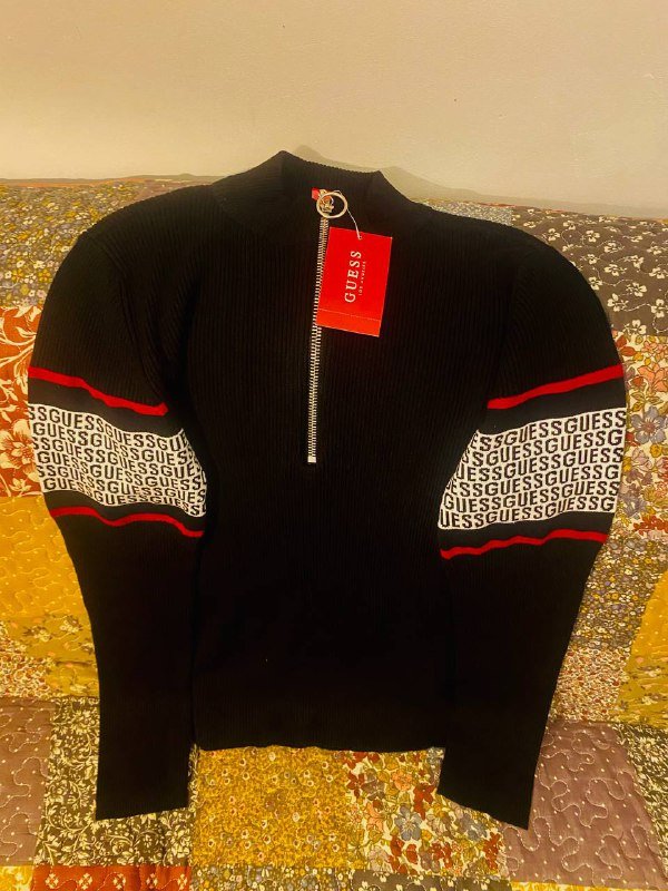 Свитер GUESS размер L новый с биркой