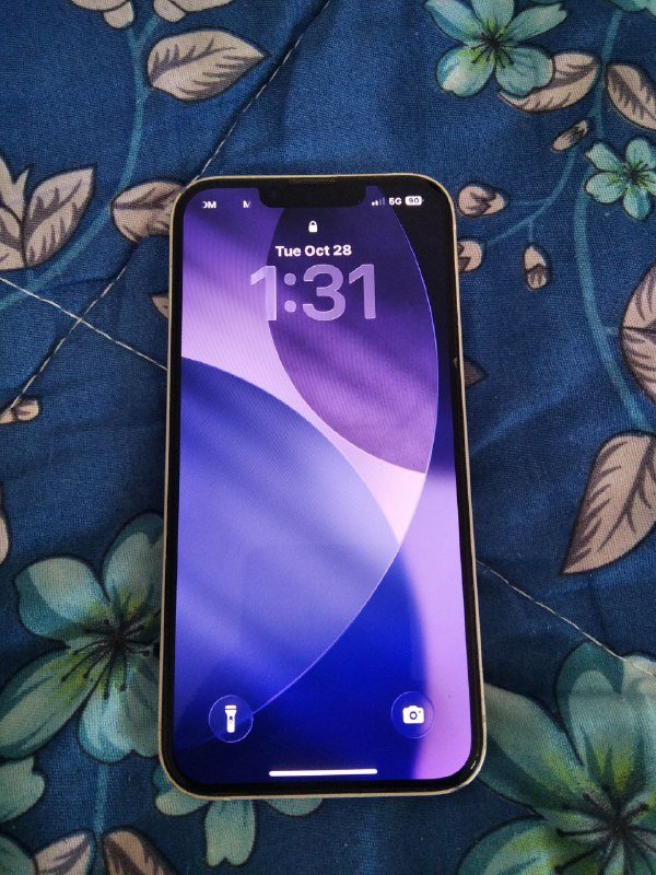 iPhone 13 128gb белый с чехлом 2