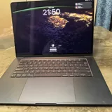 Apple MacBook Air 15.3 M4 3