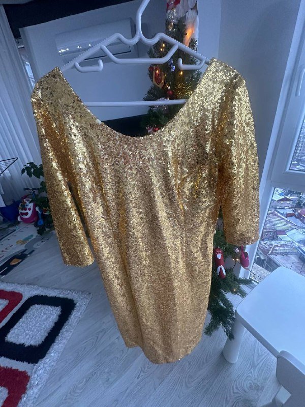 Золотое платье с пайетками на Новый год 2