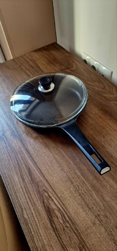 Стеклянная крышка и сковорода 28 см