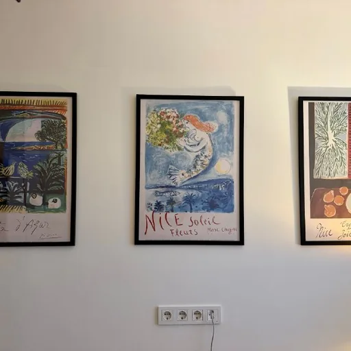 Три постера Picasso, Chagall и Matisse в чёрных рамах