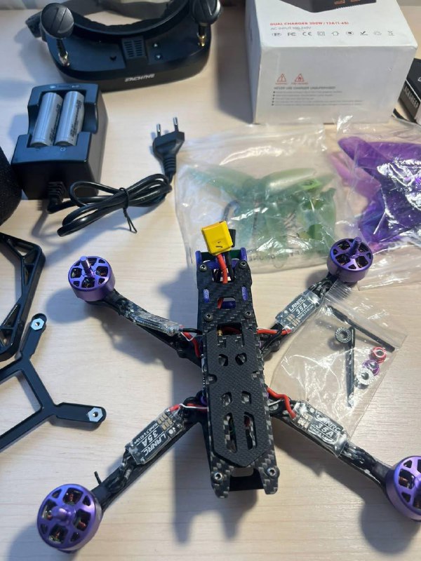 FPV-дроны, пульт Radiomaster TX16S, зарядное ISDT D2, вертолёт Align T-rex 450 3