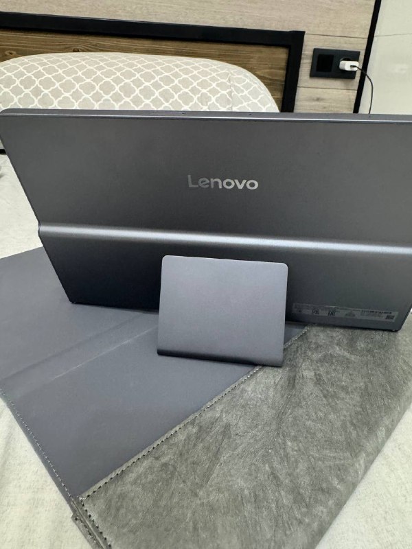 Компьютер, планшет Lenovo, утюжок Dyson 7