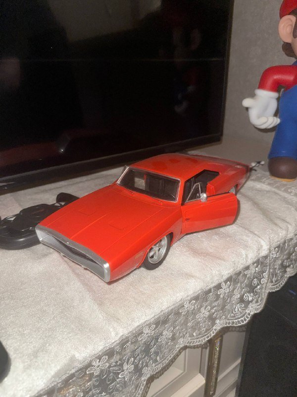 статуэтка Марио, машинка Dodge на радиоуправлении 2