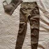 Tracksuit, bodysuit, veil, gloves, bag 1