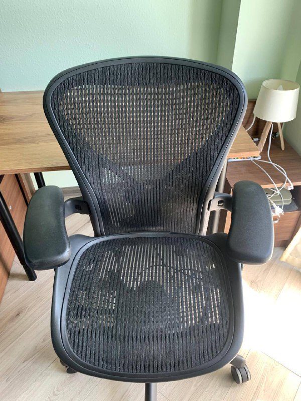Компьютерное кресло Herman Miller Aeron 3