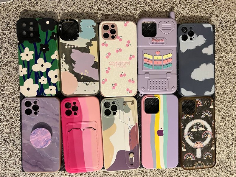 Чехлы на iPhone 12 Pro