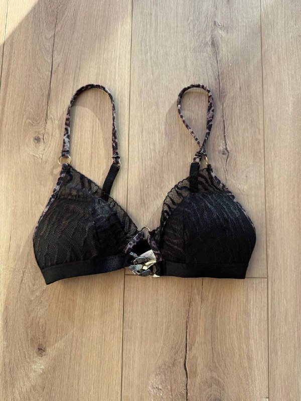 Чехол на наушники, джинсовка, бюстгальтер, ночнушка, кожаное платье, топ, юбка, черное платье, цепочка 3