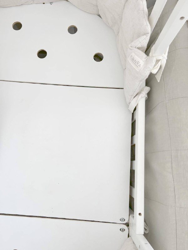 детская кровать с матрасами и принадлежностями 9