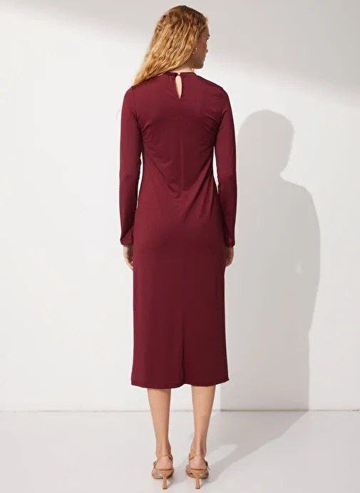 Женское бордовое платье размер M 3