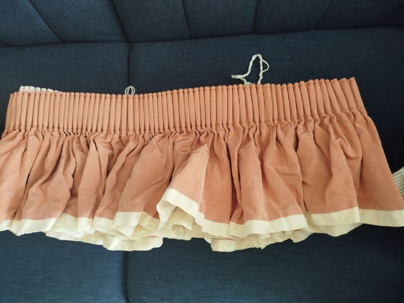 Ламбрекен на широкой шторной ленте розовый