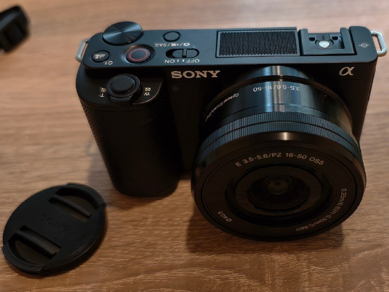 Камера Sony ZV-E10 с объективом 16-50 3