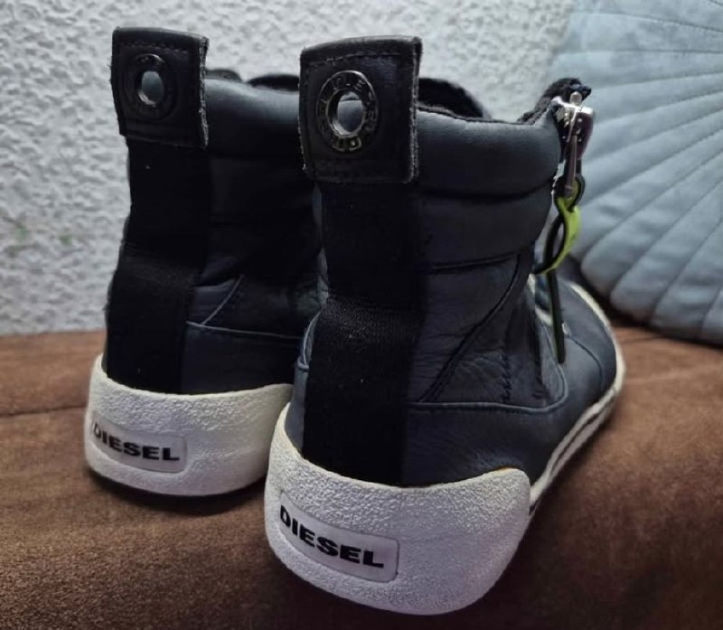 Diesel shoes 44.5, Levis jeans 33x32, leather jackets, Nike shoes 41 2