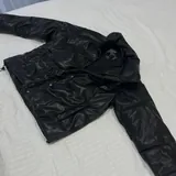 Чёрная куртка Stradivarius 3