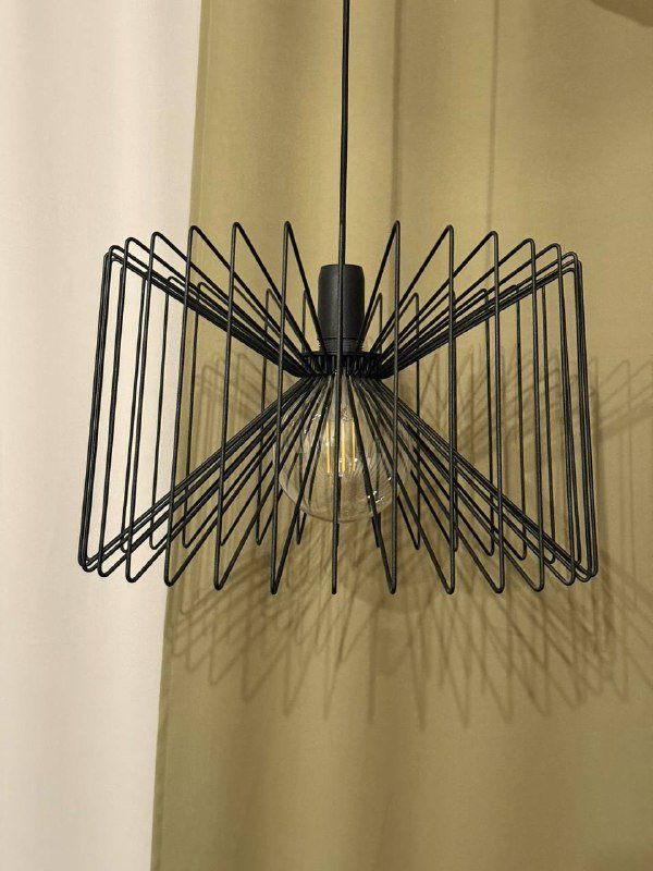 Плафон с регулируемым шнуром и лампочкой