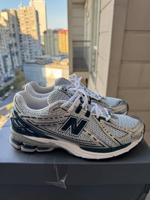 Кроссовки New Balance модель 1906 размер 10,5 USA 3