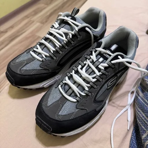 Мужские кроссовки Skechers 44 размера