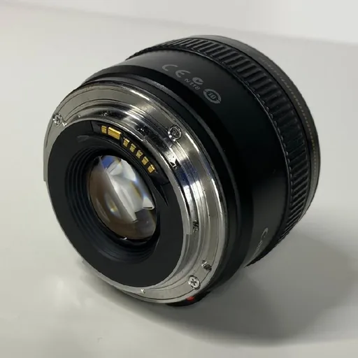 Canon EF 28mm f/1.8 USM ობიექტივი