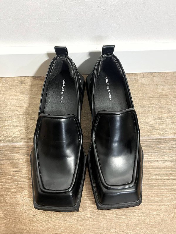 Лоферы Charles&Keith размер 38 3