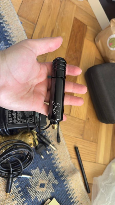burlak solo2 tattoo machine, tату машинка Ambition, книги по JS, коврик для йоги, акула из икеи, жираф вязаный 2