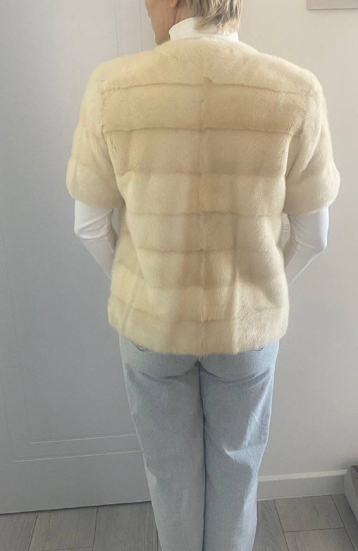 норковая курточка молочно-бежевого цвета, размер М 2
