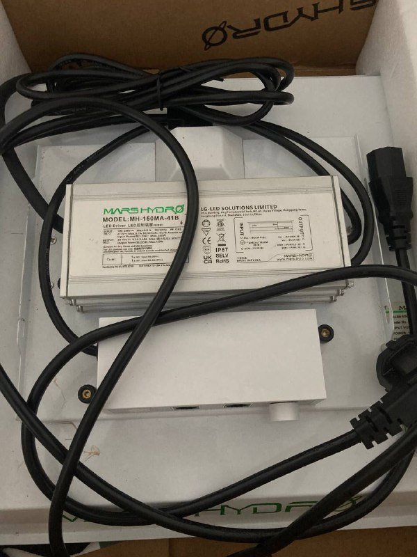 Лампы и умная розетка Xiaomi 3