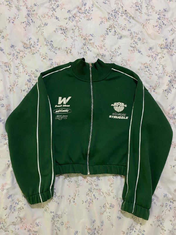 Кружевной топ, мини-юбка, шорты, бейсболка, вечернее платье, платье в линейку, свитер, свитшот 9