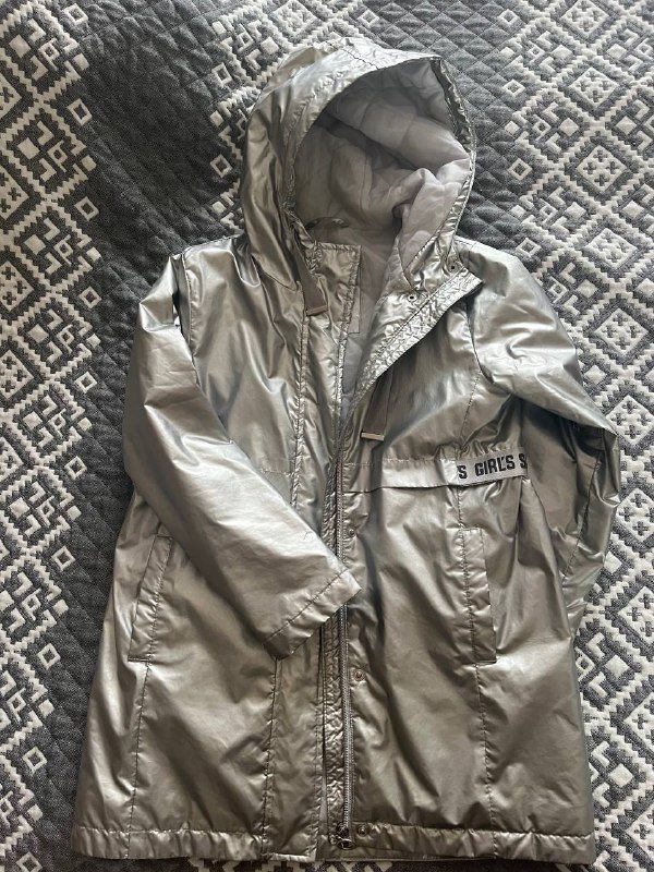 Куртка на девочку 7-9 лет