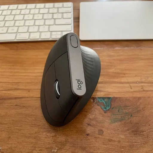 Logitech MX Vertical мышь