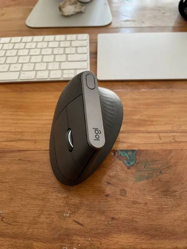 Logitech MX Vertical мышь 1