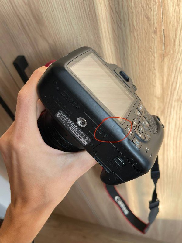 Фотоаппарат Canon EOS 1300D с объективами и аксессуарами 4