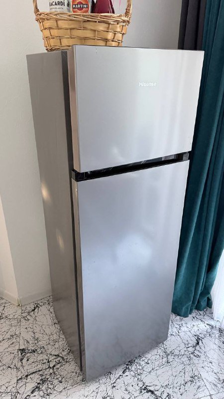 Холодильник Hisense