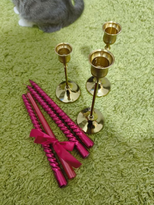 Золотистые подсвечники, Обложка для паспорта, Зарядная станция, Укулеле, Блокфлейта