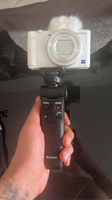 Камера Sony ZV-1 с микрофонами Rode и комплектом 2