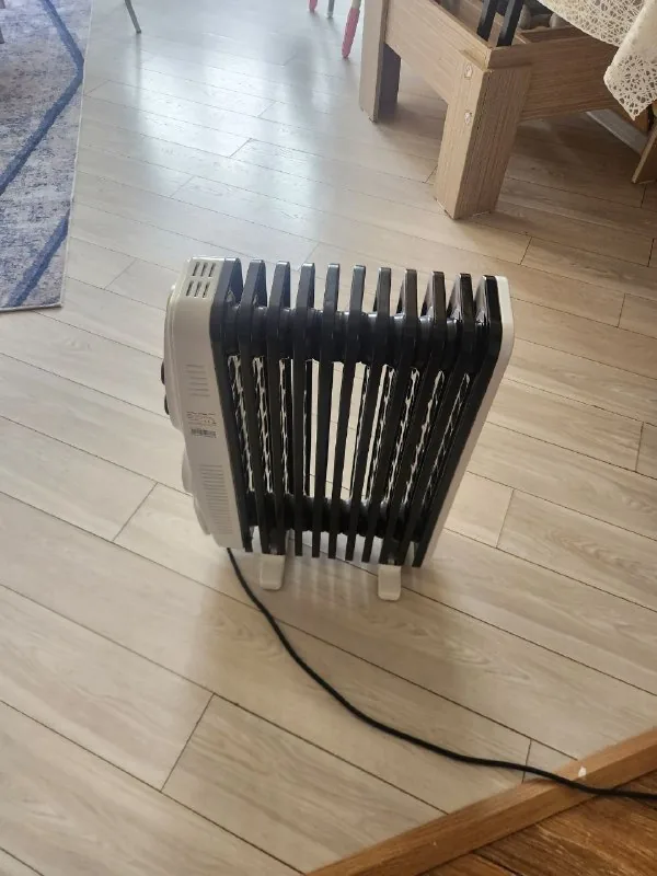 Масляный обогреватель Midea 1