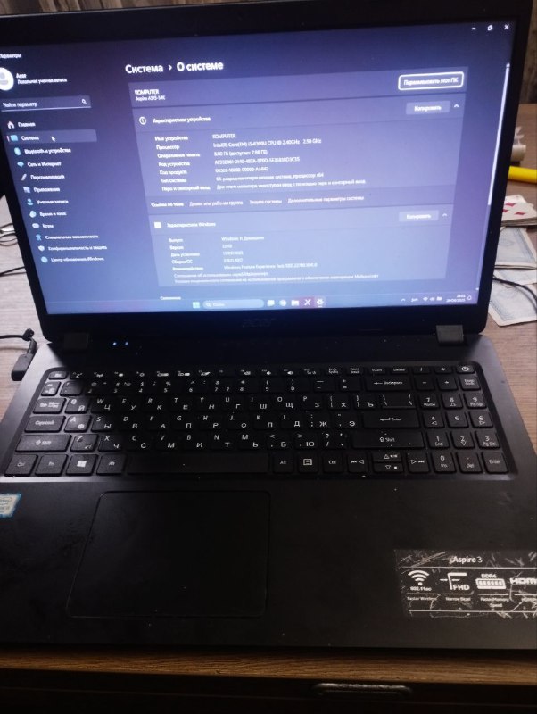 Laptop and mouse for sale 3