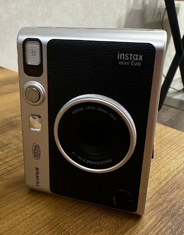 Fujifilm Instax Mini Evo камера-принтер