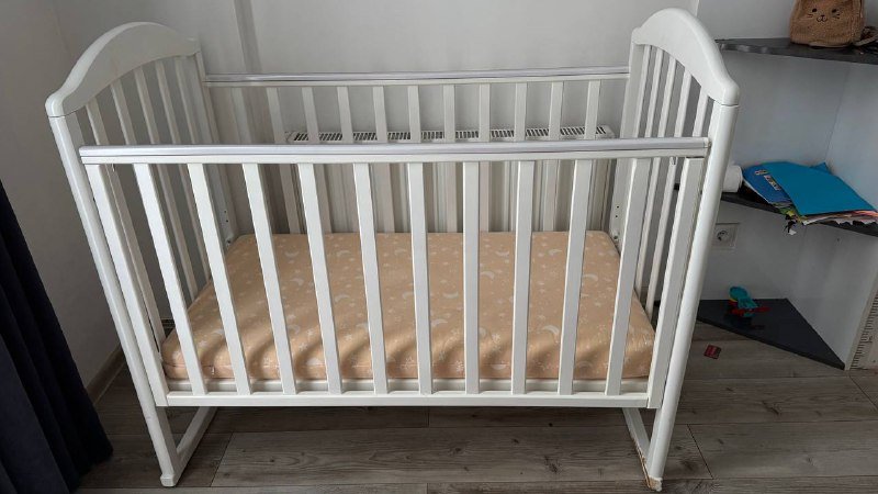 Детская кроватка 120x60 с матрасом и бортиками 2