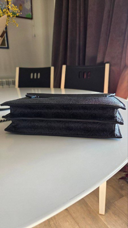 Чёрная сумка на плечо с цепочкой 5