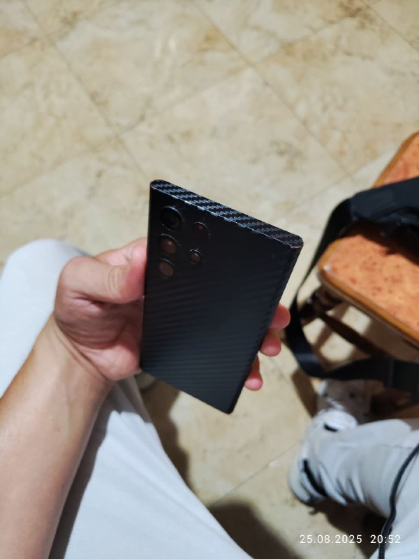 Samsung S22 Ultra американская версия 8/128 3