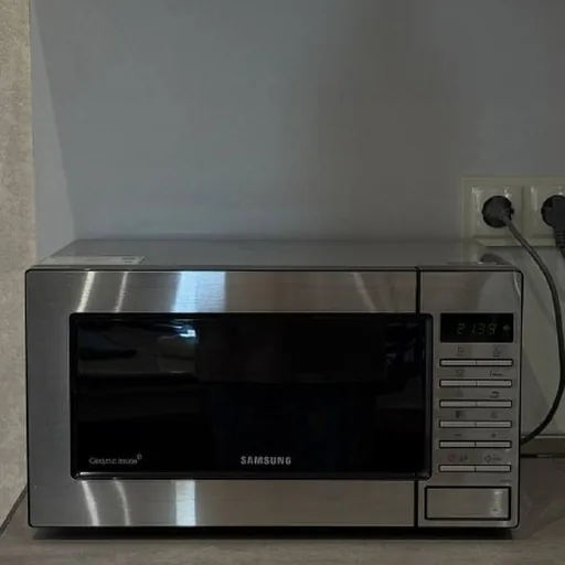 Микроволновка Samsung ME87m