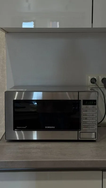 Микроволновка Samsung ME87m
